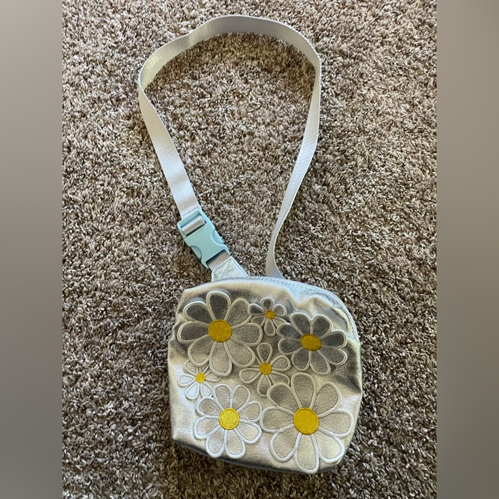 New without tags STATE crossbody. Silver metallic daisy.
